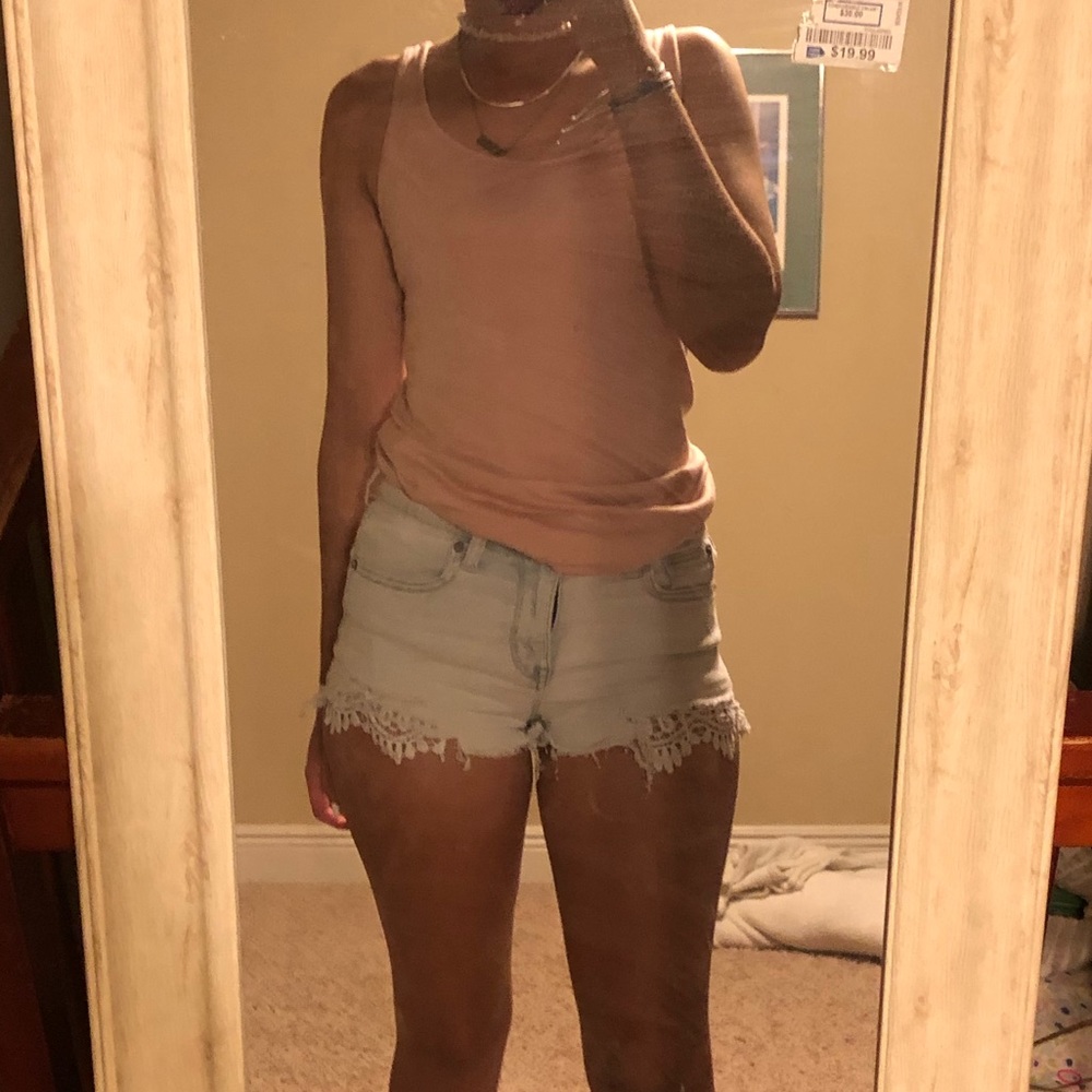 American eagle cut off jean shorts w/lace pockets